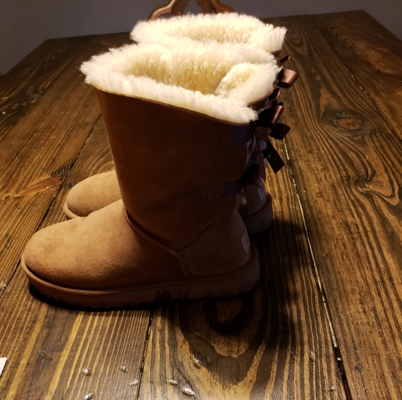 UGG Boots - Picture 2 of 4
